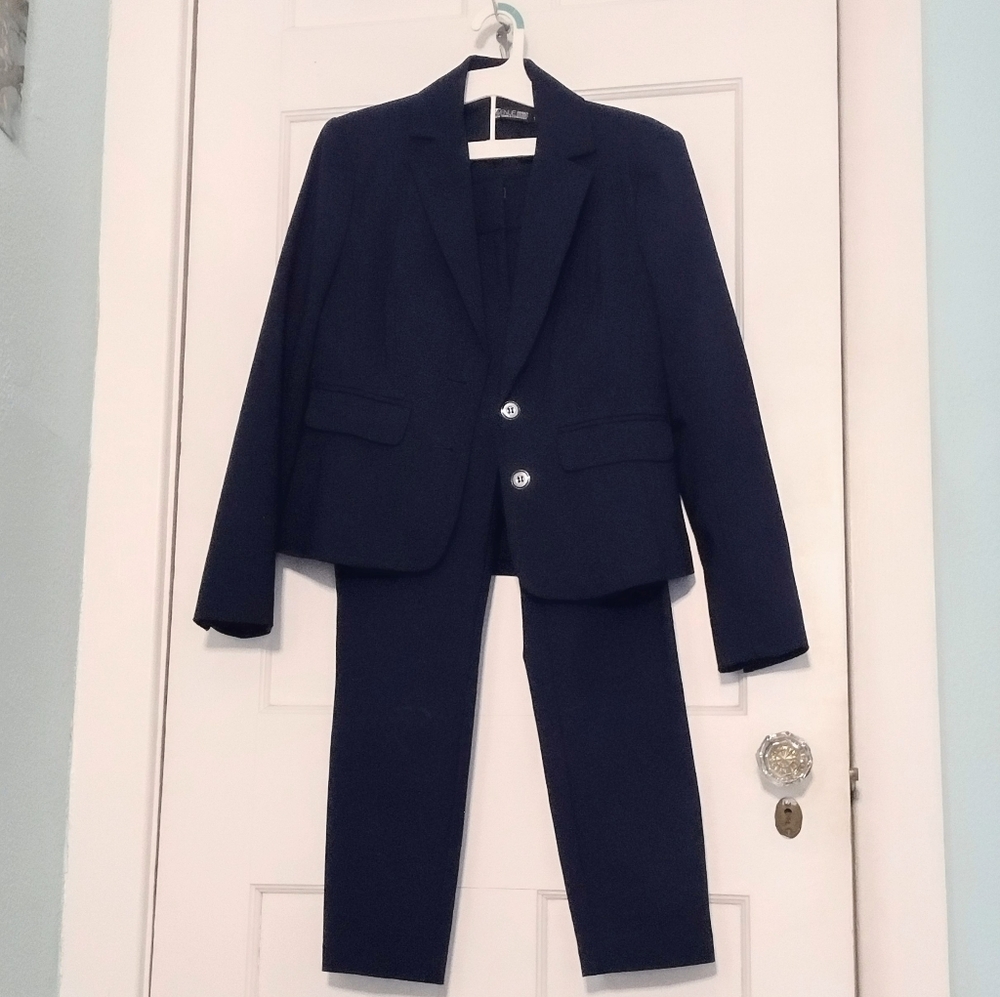 Women's Navy Blue Two-Piece Suit Blazer & Trousers